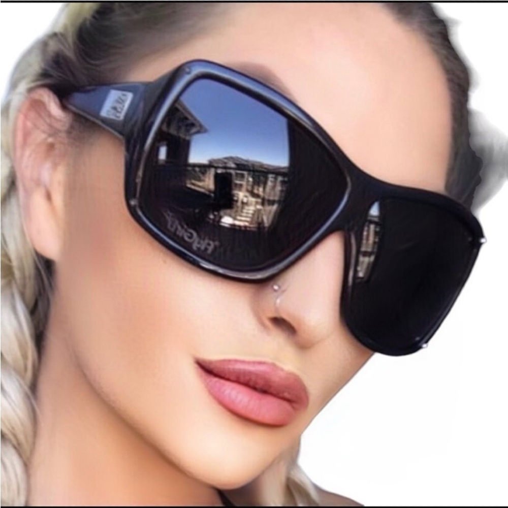 Best Selling Sunnies 🌞😎 FlyGirls! “On The Fly”💥